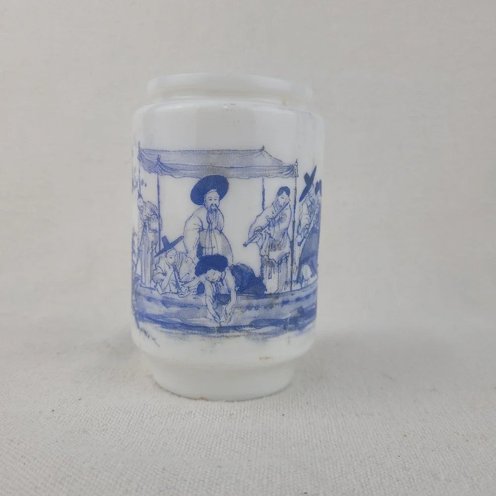 Vintage Blue‎ White Milk Glass Chinoiserie Vase Asian Scene Transferware 4.5